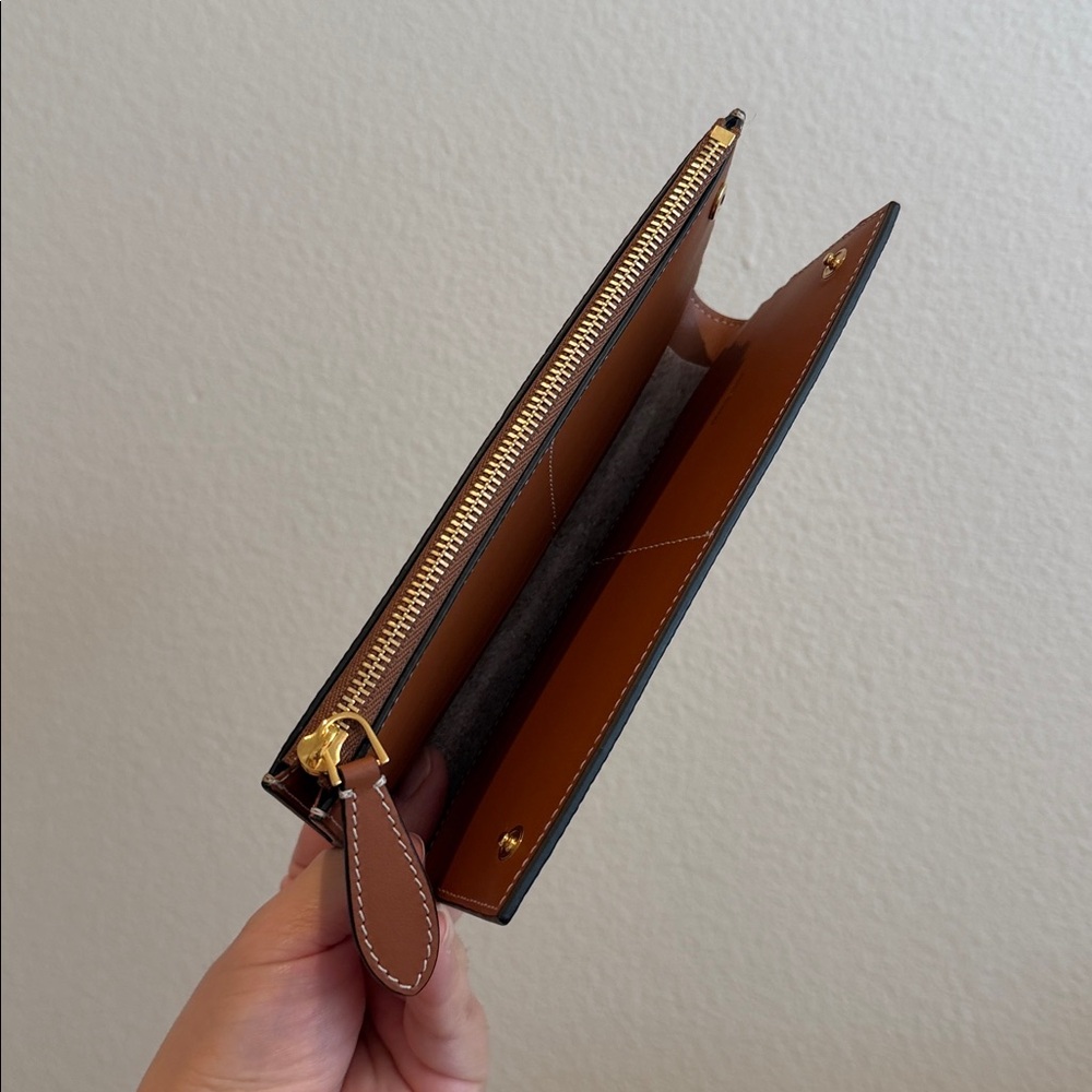 Burberry Large Bi-Fold Snap Wallet - Great Condition - Picture 5 of 10